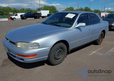 1994 Toyota Camry Le z USA, uszkodzony, nr VIN JT2SK12E4R0206638